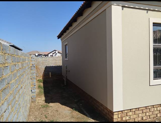 3 BEDROOM HOUSE FOR SALE IN VANDERBIJLPARK CE 3